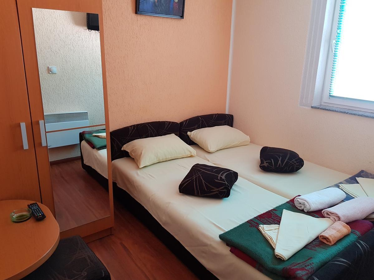 Hotel Pansion Basa Ustikolina Exterior foto