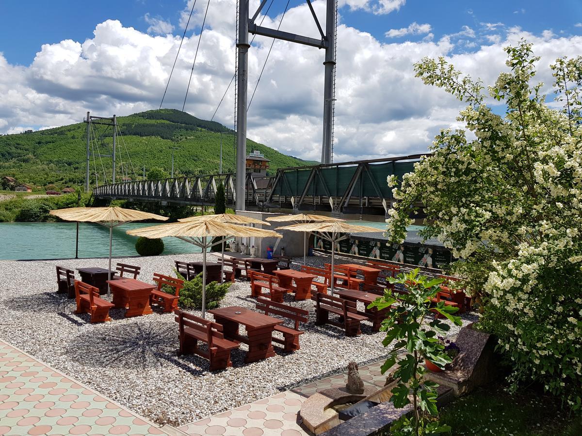 Hotel Pansion Basa Ustikolina Exterior foto